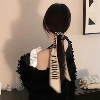 单车上的少女